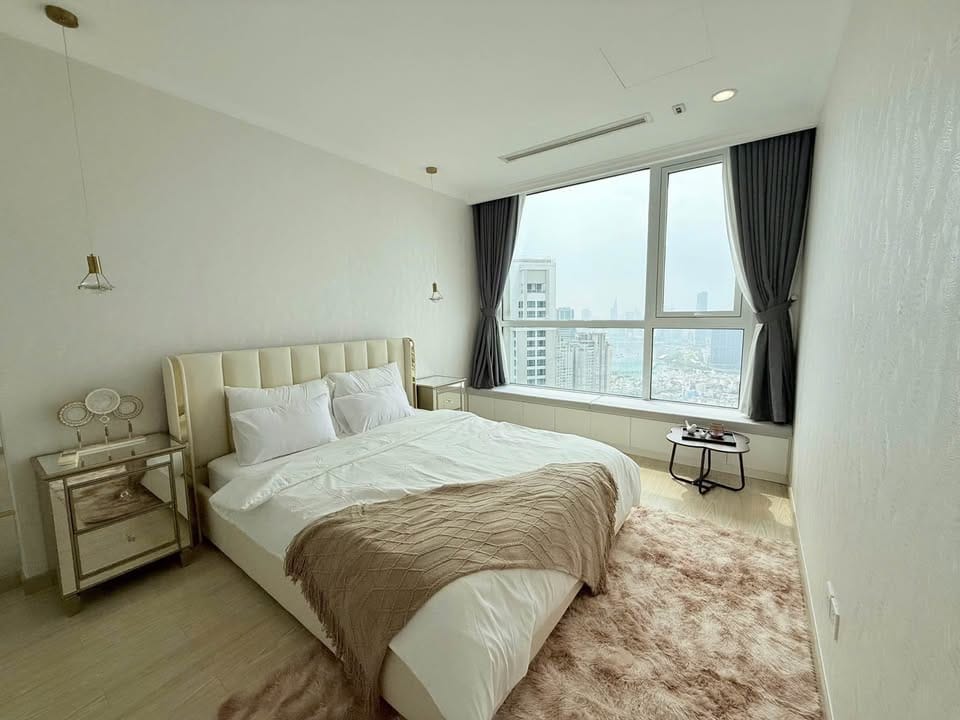 View thành phố từ căn hộ 3pn landmark 3 vinhomes central park