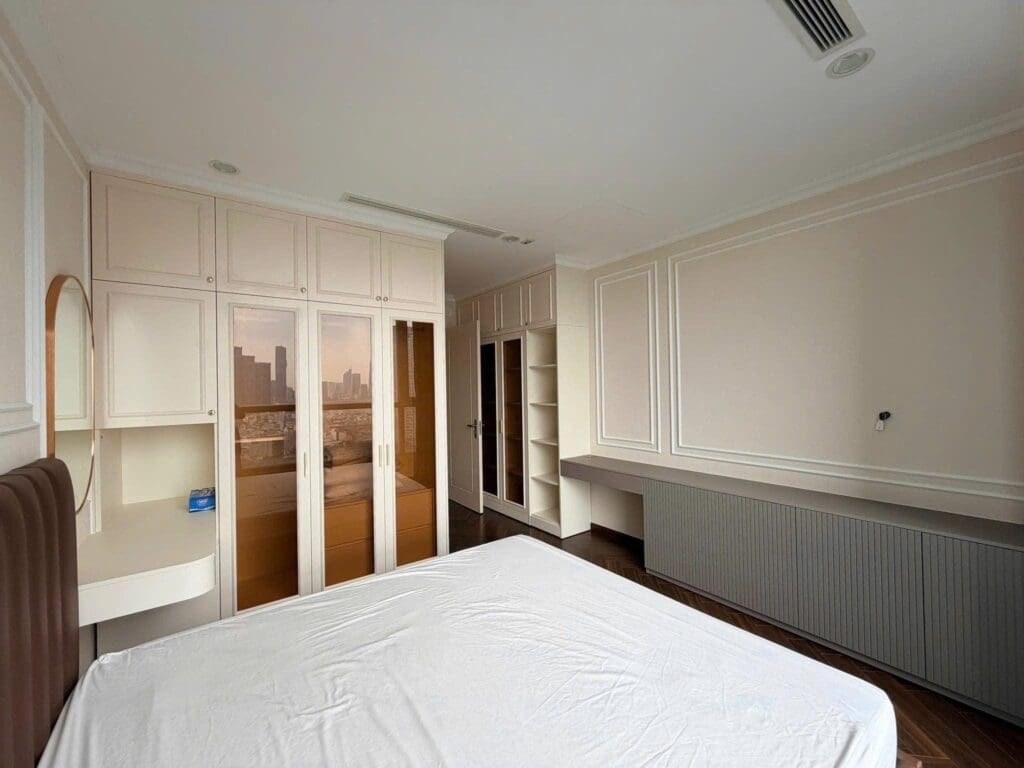 Nội thất phòng ngủ căn hộ vinhomes view thành phố thoáng