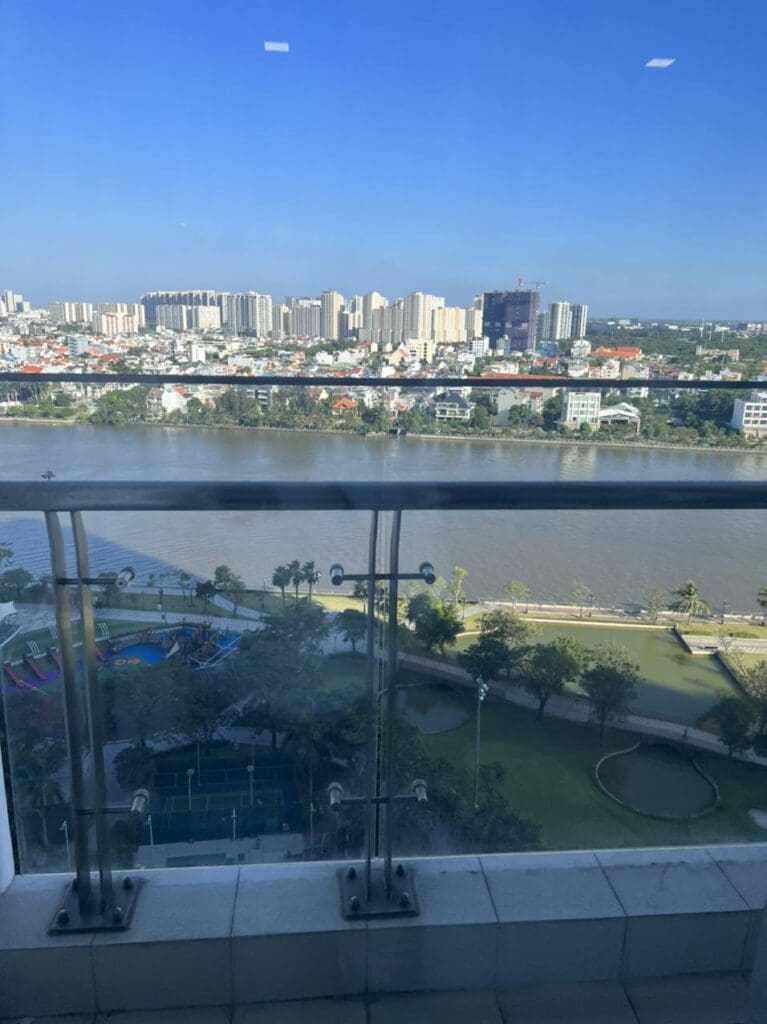 View trực diện sông sài gòn và công viên từ ban công park 2